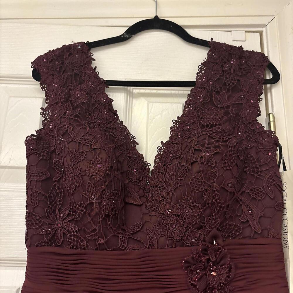 NWT  Social Occasions by Mon Cheri. Satin Sequin Mother Of Bride. Size 8. $398 - Picture 7 of 12